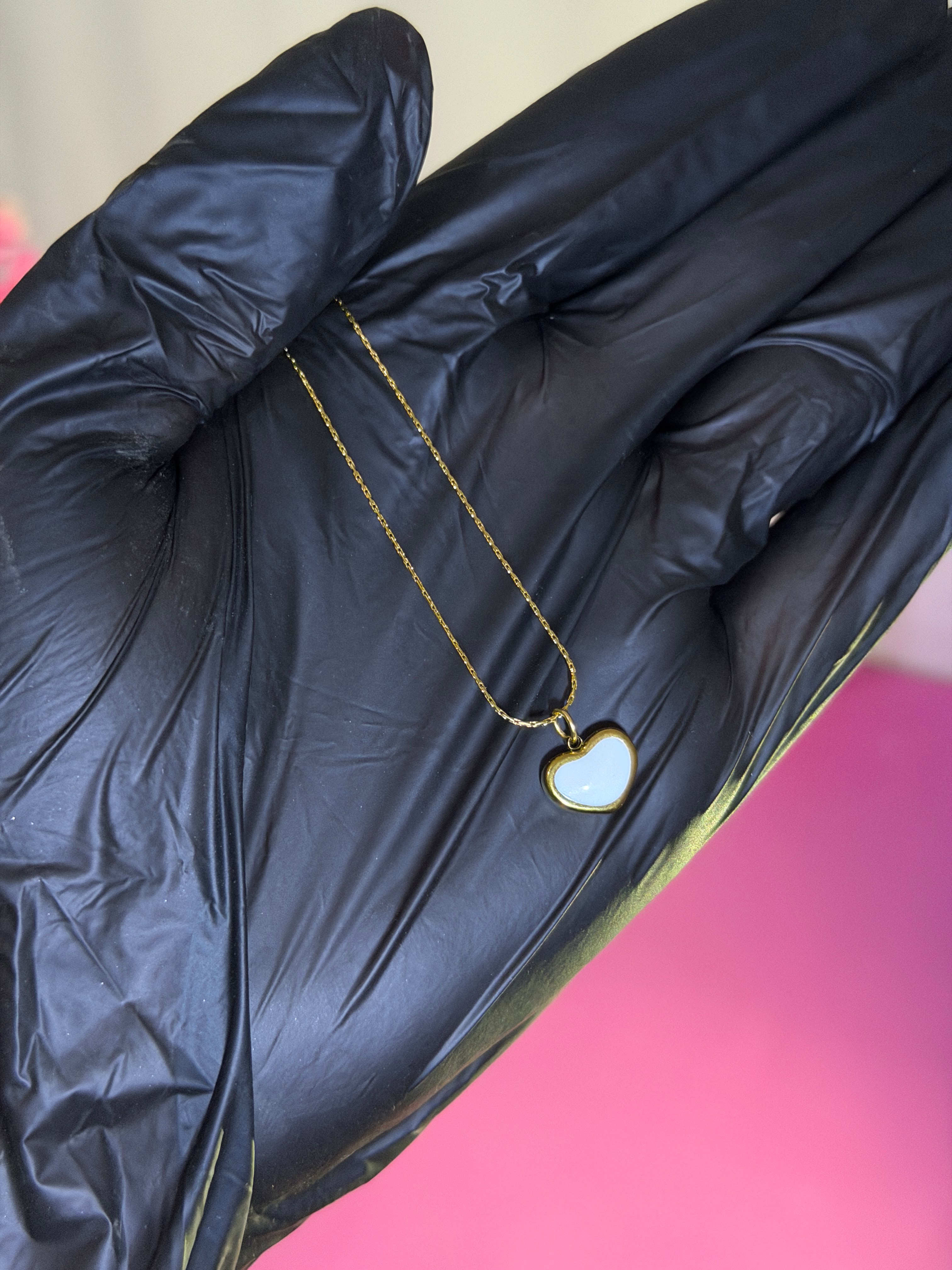 Heart pendant necklace