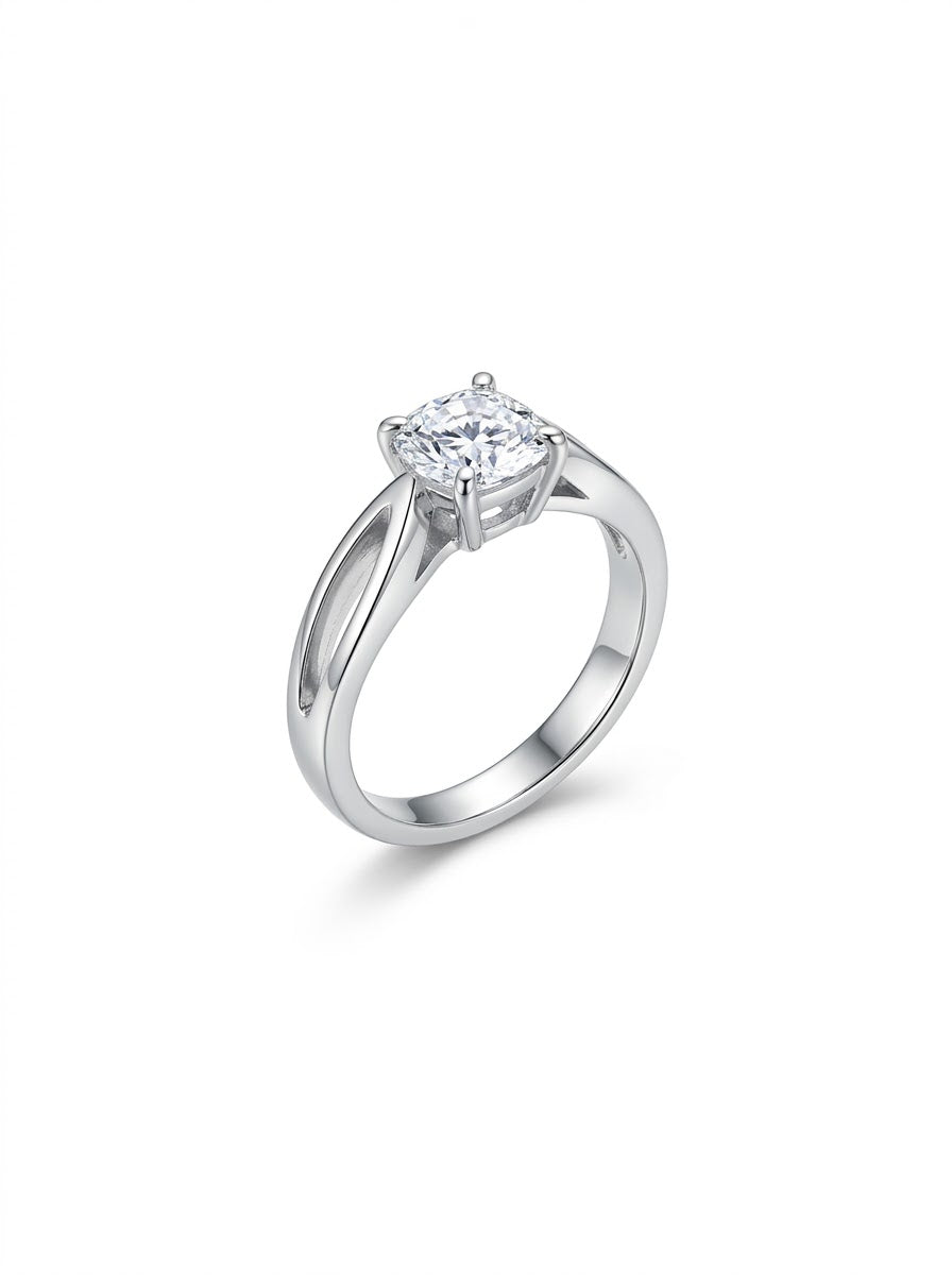 Elegant crystal ring